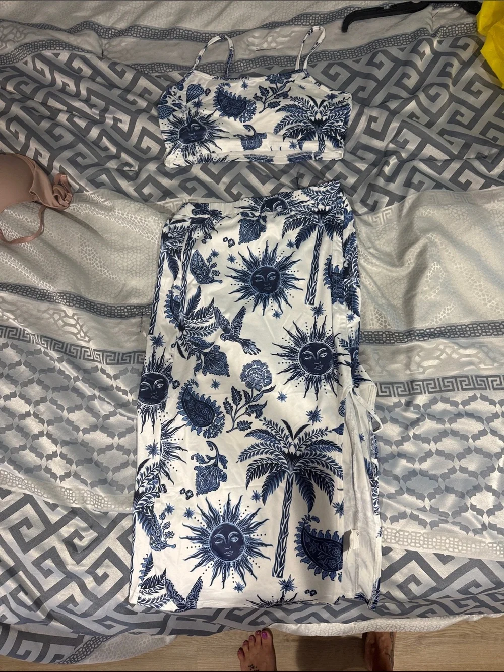 White & Navy Sun-Print Two-Piece Skirt Set - Casual Beachwear